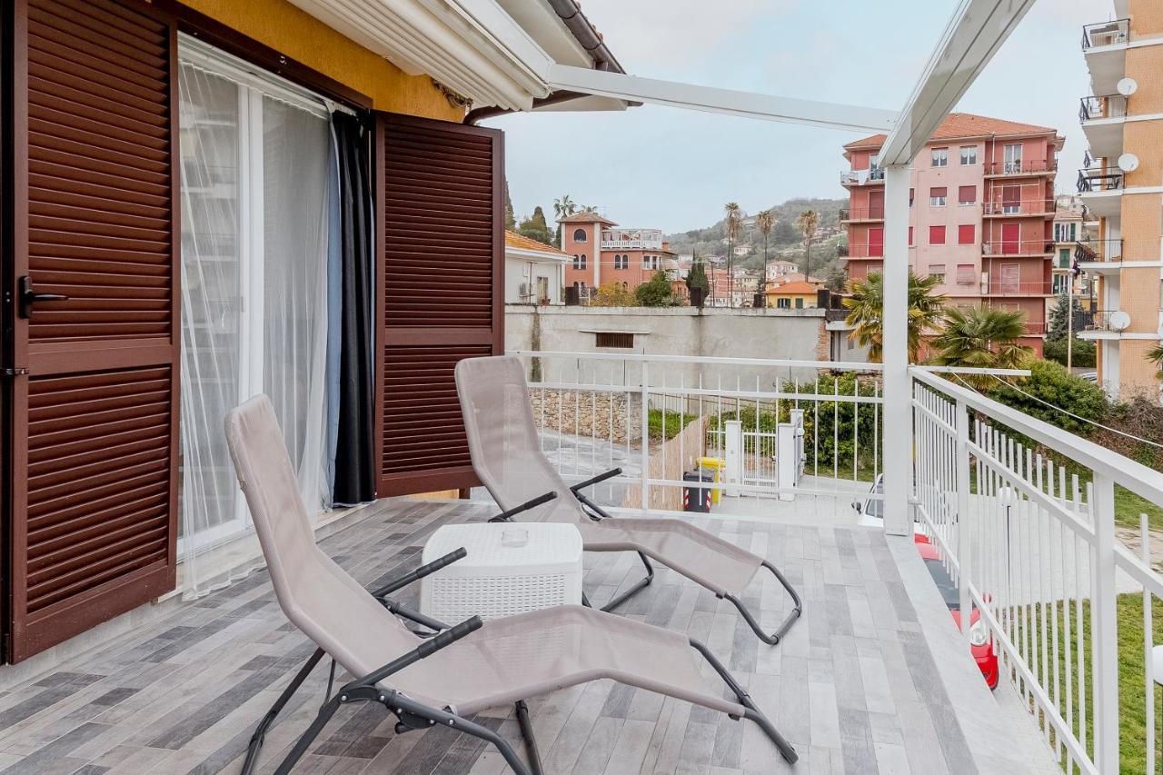 Il Gattino Di Porto - Apt 5 - Bilocale Terrazzo Piscina Империа Екстериор снимка