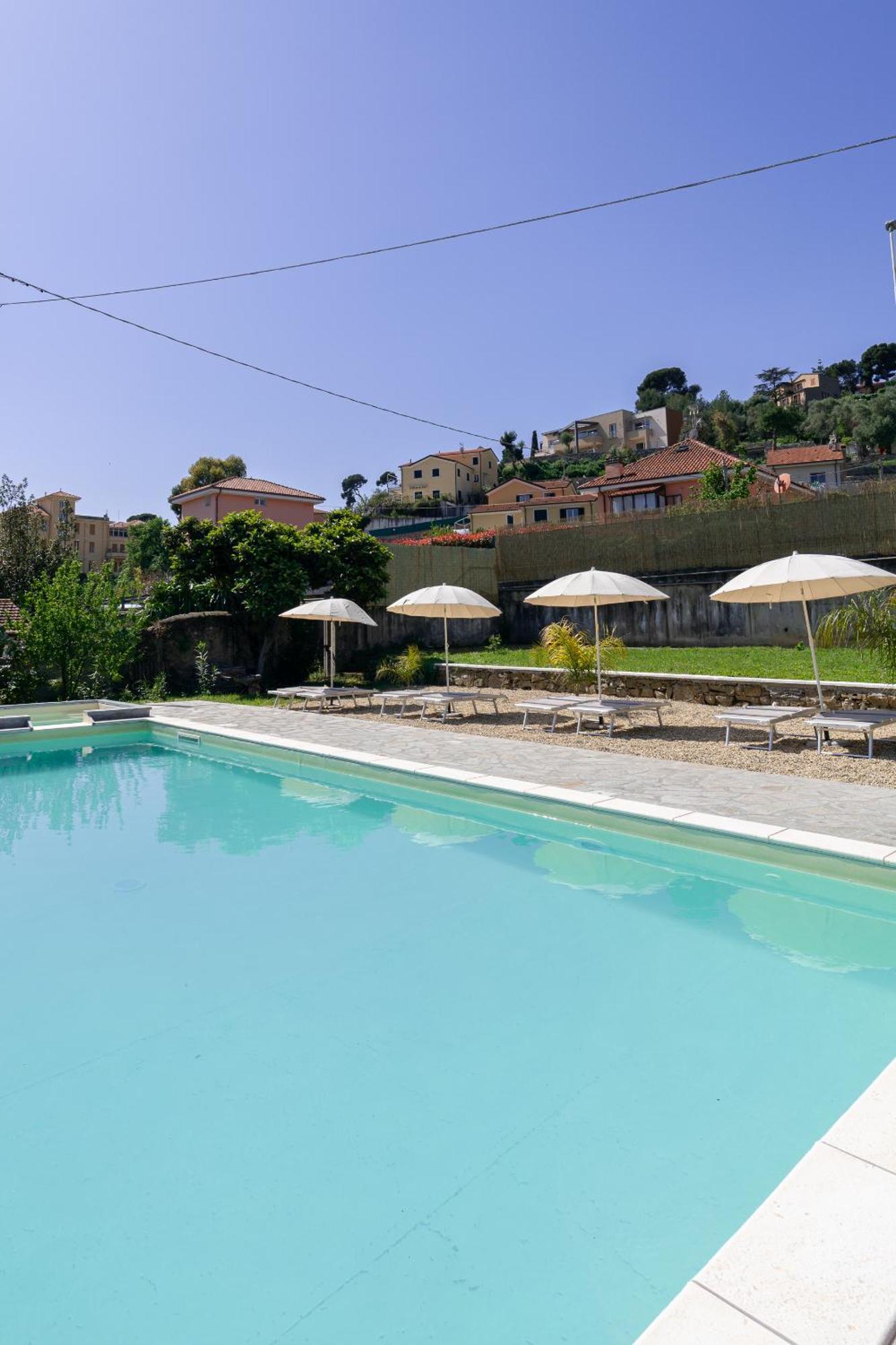 Il Gattino Di Porto - Apt 5 - Bilocale Terrazzo Piscina Империа Екстериор снимка